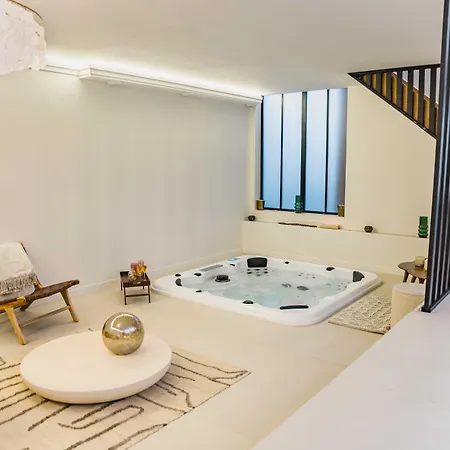 Apartment Spacious Loft With - 4br-8p - Montmartre *